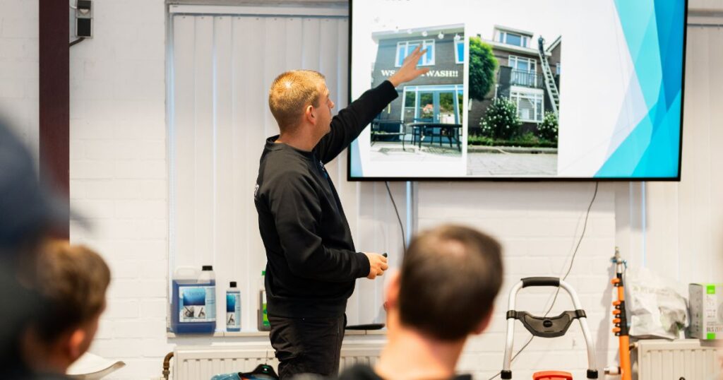 Biologische vervuiling bij kunststof gevelpanelen Home Biologische vervuiling bij kunststof gevelpanelen Home
